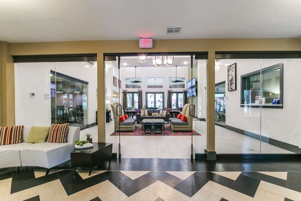 The Viv Apartments | 2210 W Dallas St, Houston, TX 77019, USA | Phone: (866) 789-8462