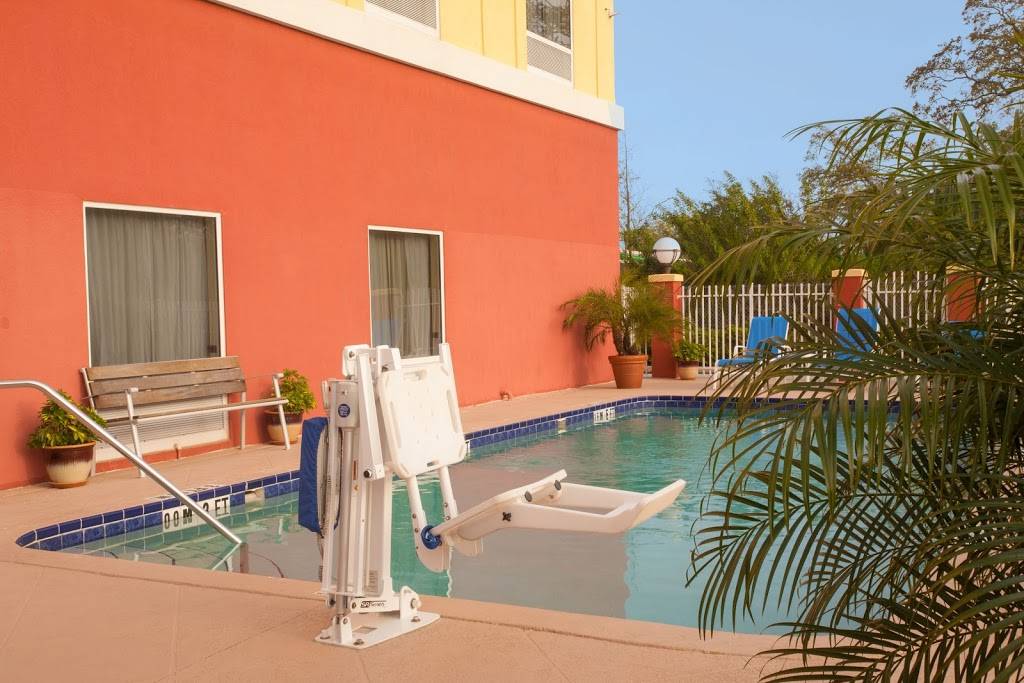 Holiday Inn Express & Suites Tampa-Fairgrounds-Casino | 8610 Elm Fair Blvd, Tampa, FL 33610, USA | Phone: (813) 490-1000