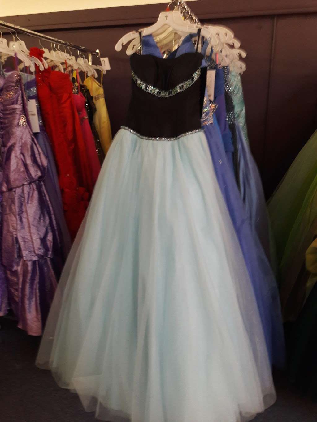 PROMBAY - Chicago Prom Dresses | 481 E Roosevelt Rd, Lombard, IL 60148 | Phone: (630) 757-1234