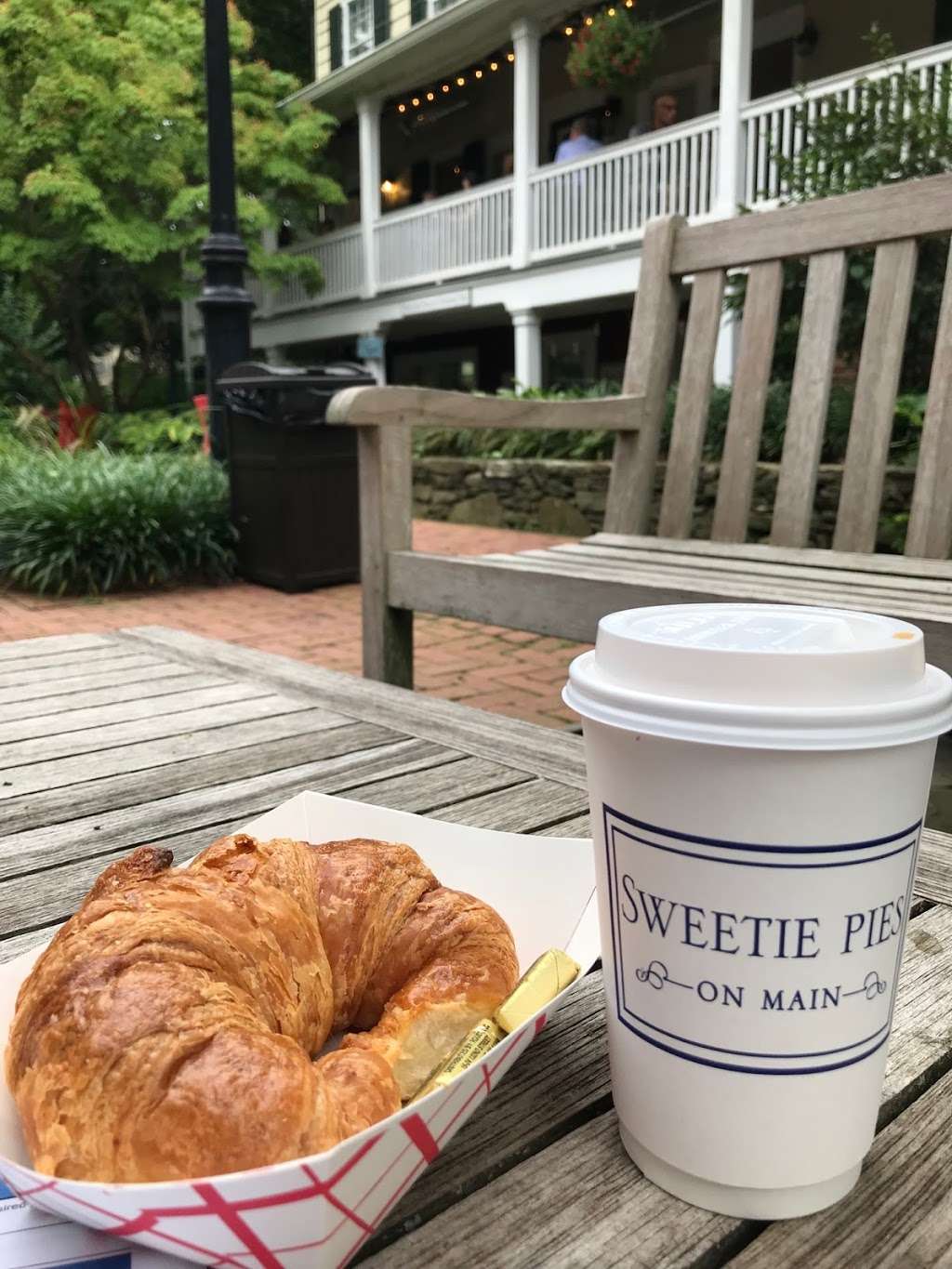 Sweetie Pies on Main | 181 Main St, Cold Spring Harbor, NY 11724, USA | Phone: (631) 367-9500