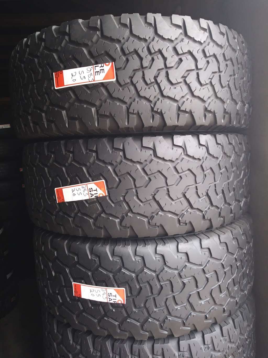 Cardenas Lux Tire Shop | 416 Houston St, Rosenberg, TX 77471, USA | Phone: (713) 933-5668