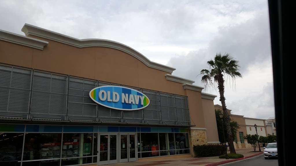 Old Navy | 17610 La Cantera Pkwy SUITE 117, San Antonio, TX 78257, USA | Phone: (210) 641-1603