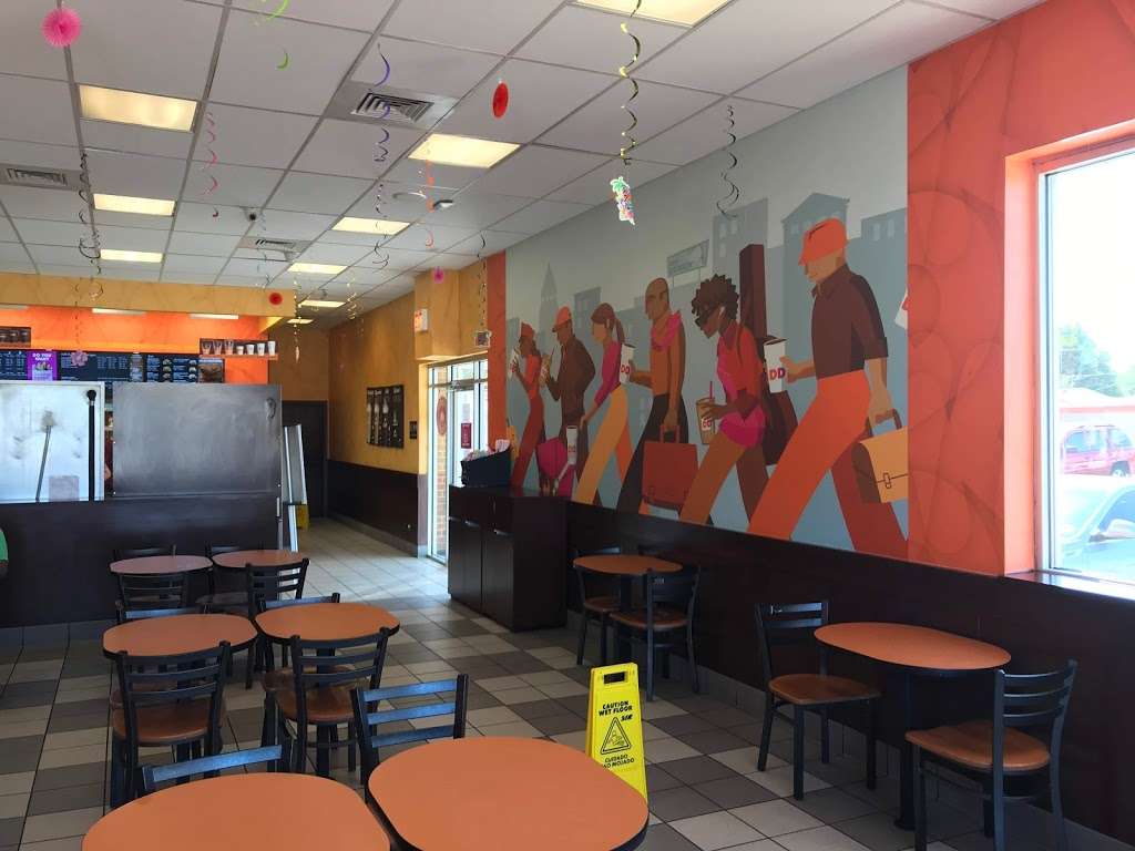 Dunkin | 5615 S Harlem Ave, Chicago, IL 60638, USA | Phone: (773) 586-6460