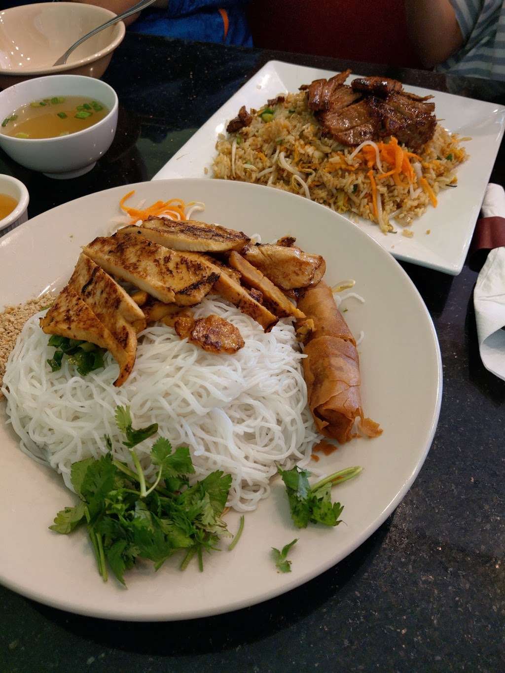 Pho Que Huong | 291 E Round Grove Rd, Lewisville, TX 75067, USA | Phone: (214) 488-9122