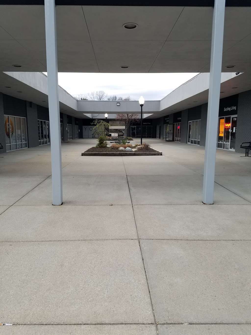 Northview Shopping Center | Indianapolis, IN 46240