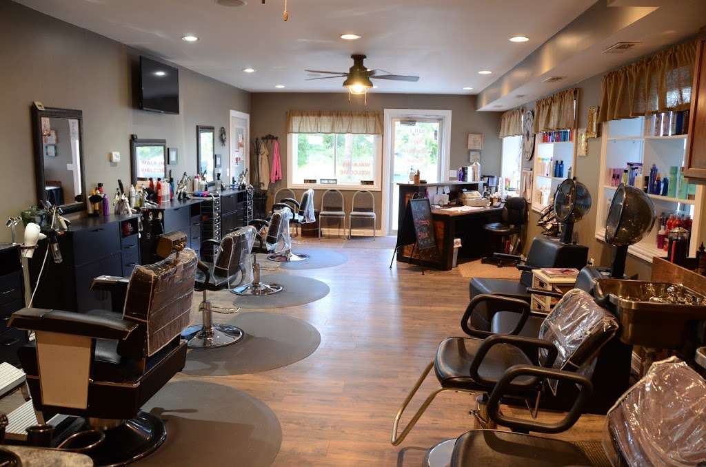 Hair Benders Salon | 700 S Mazon St suite f, Coal City, IL 60416, USA | Phone: (815) 634-3402