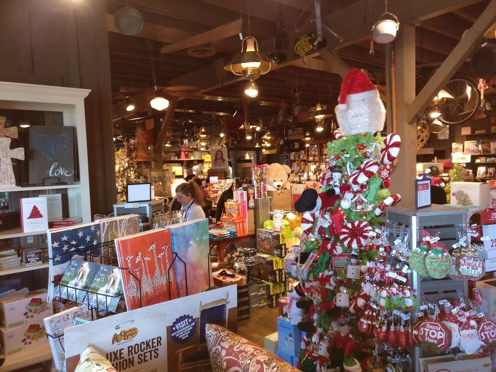 Cracker Barrel Old Country Store | 6256 Cambridge Way, Plainfield, IN 46168, USA | Phone: (317) 838-9198