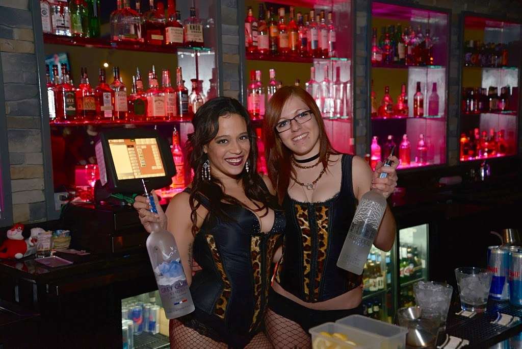 Creekside Cabaret Gentlemens Club | 3225 Advance Ln, Colmar, PA 18915, USA | Phone: (215) 822-2886