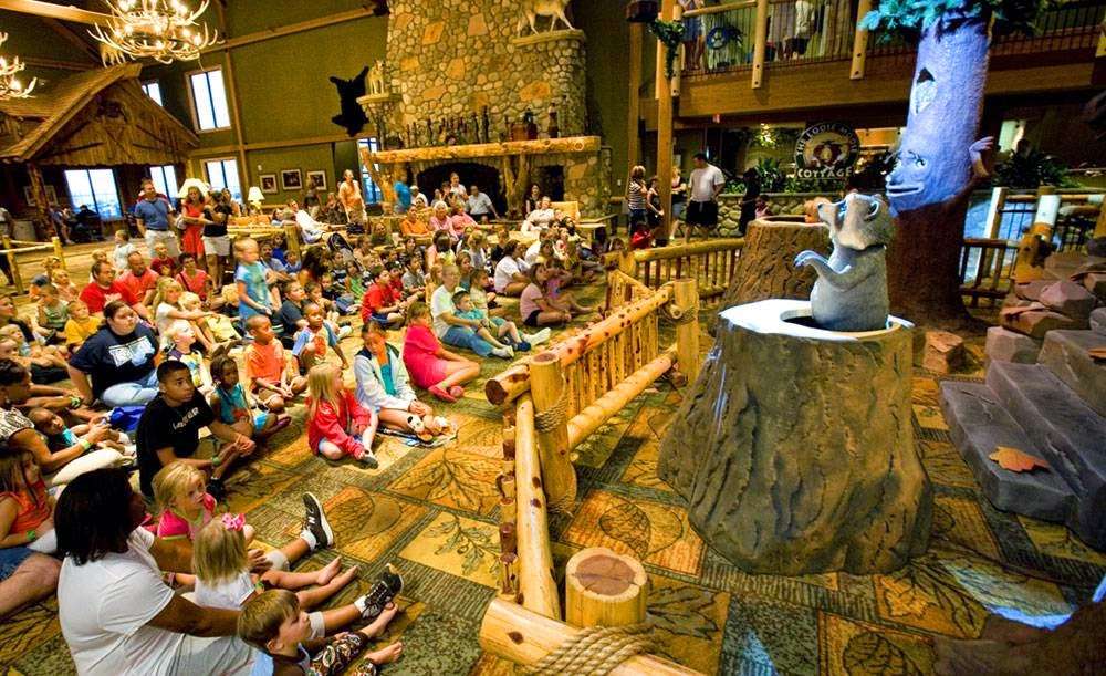 Great Wolf Lodge | 10401 Cabela Dr, Kansas City, KS 66111, USA | Phone: (800) 608-9653