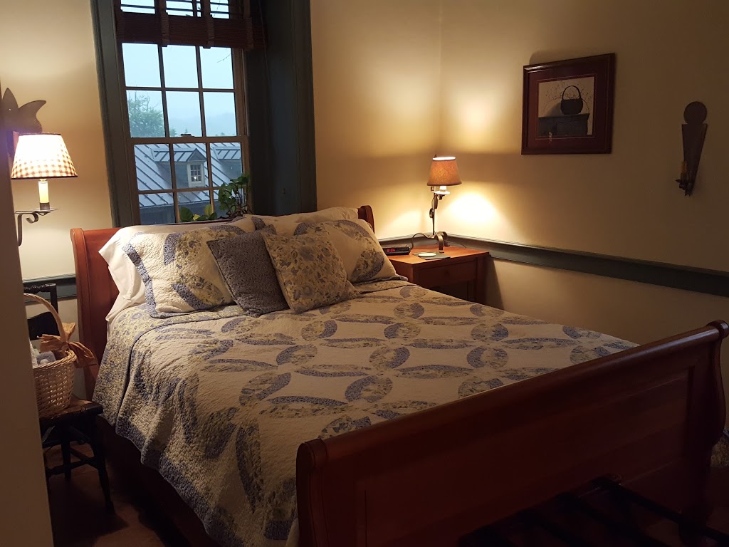 Brownstone Colonial Inn | 590 Galen Hall Rd, Reinholds, PA 17569, USA | Phone: (717) 484-4460