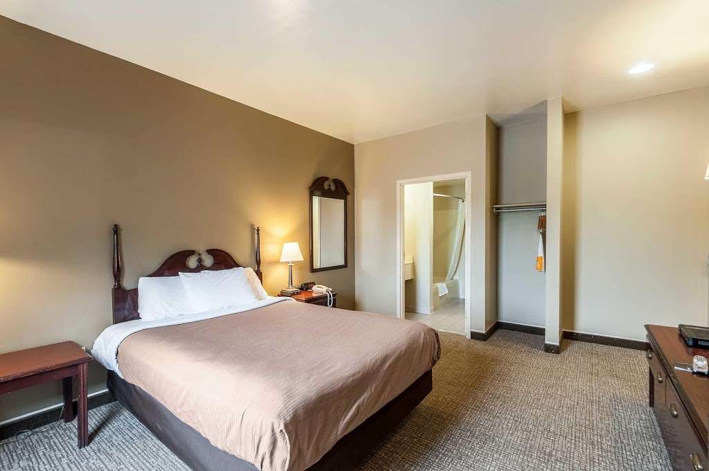 Econo Lodge Inn & Suites | 91 Reliance Rd, Middletown, VA 22645, USA | Phone: (540) 868-1800