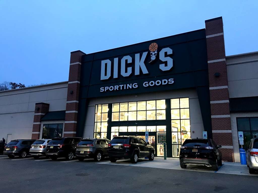 DICKS Sporting Goods | 240 NJ-17 N, Paramus, NJ 07652 | Phone: (201) 261-2926