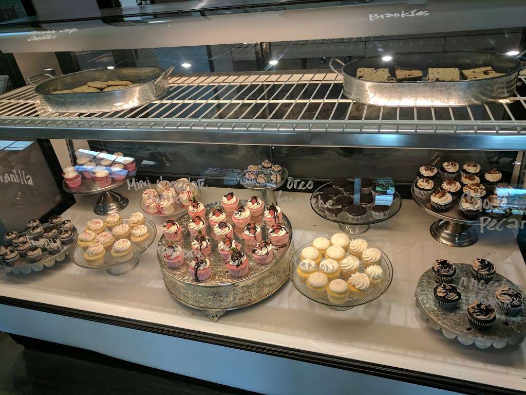 Sweet Nothings Cake Shop | 1849 E Huntington Dr, Duarte, CA 91010 | Phone: (626) 357-8049