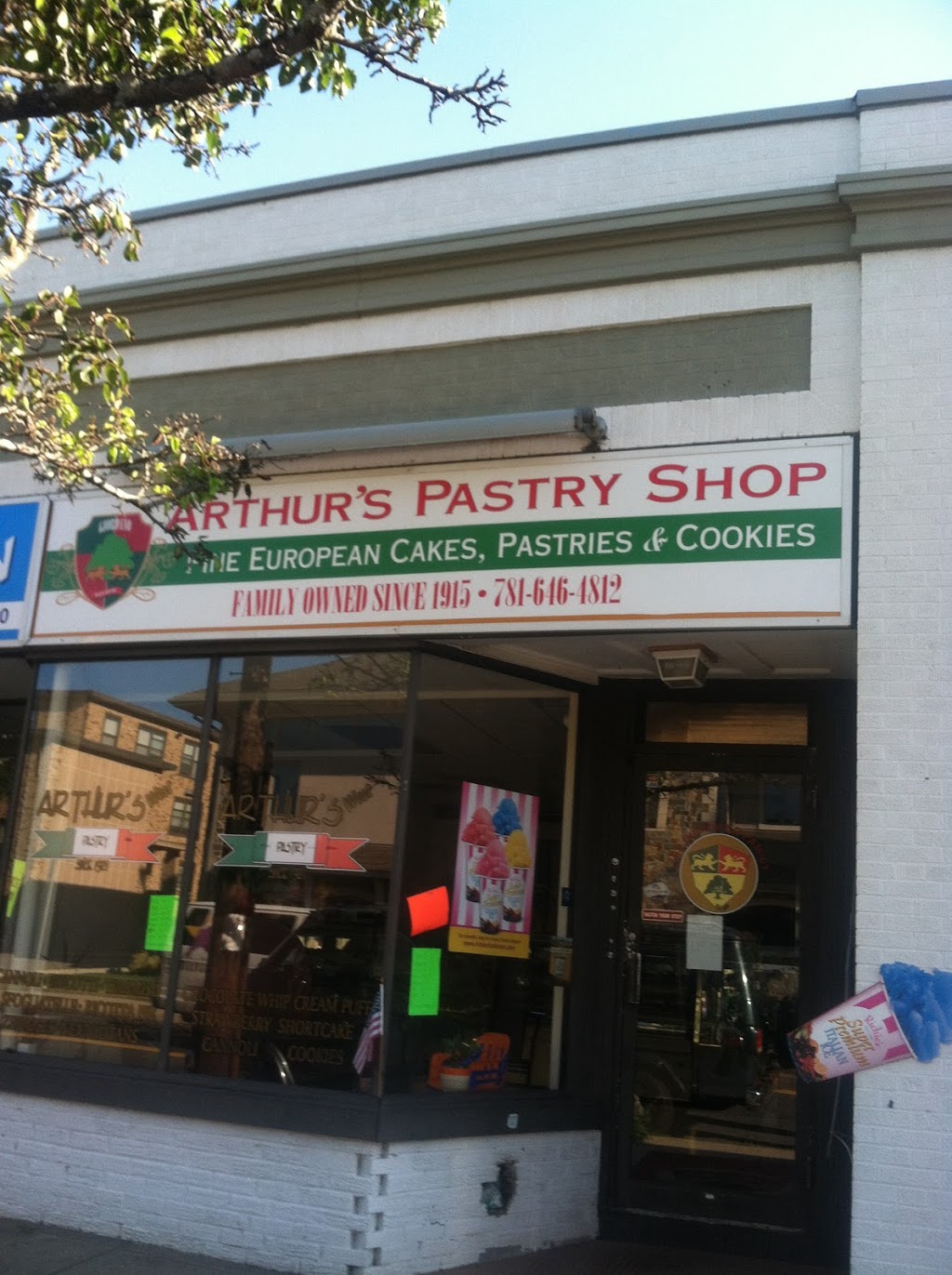Arthurs Italian Pastry Shop | 509 High St, Medford, MA 02155, USA | Phone: (781) 646-4812