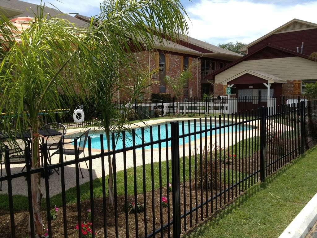 Tomball Ranch Apartments | 327 W Hufsmith Rd, Tomball, TX 77375, USA | Phone: (281) 241-1560