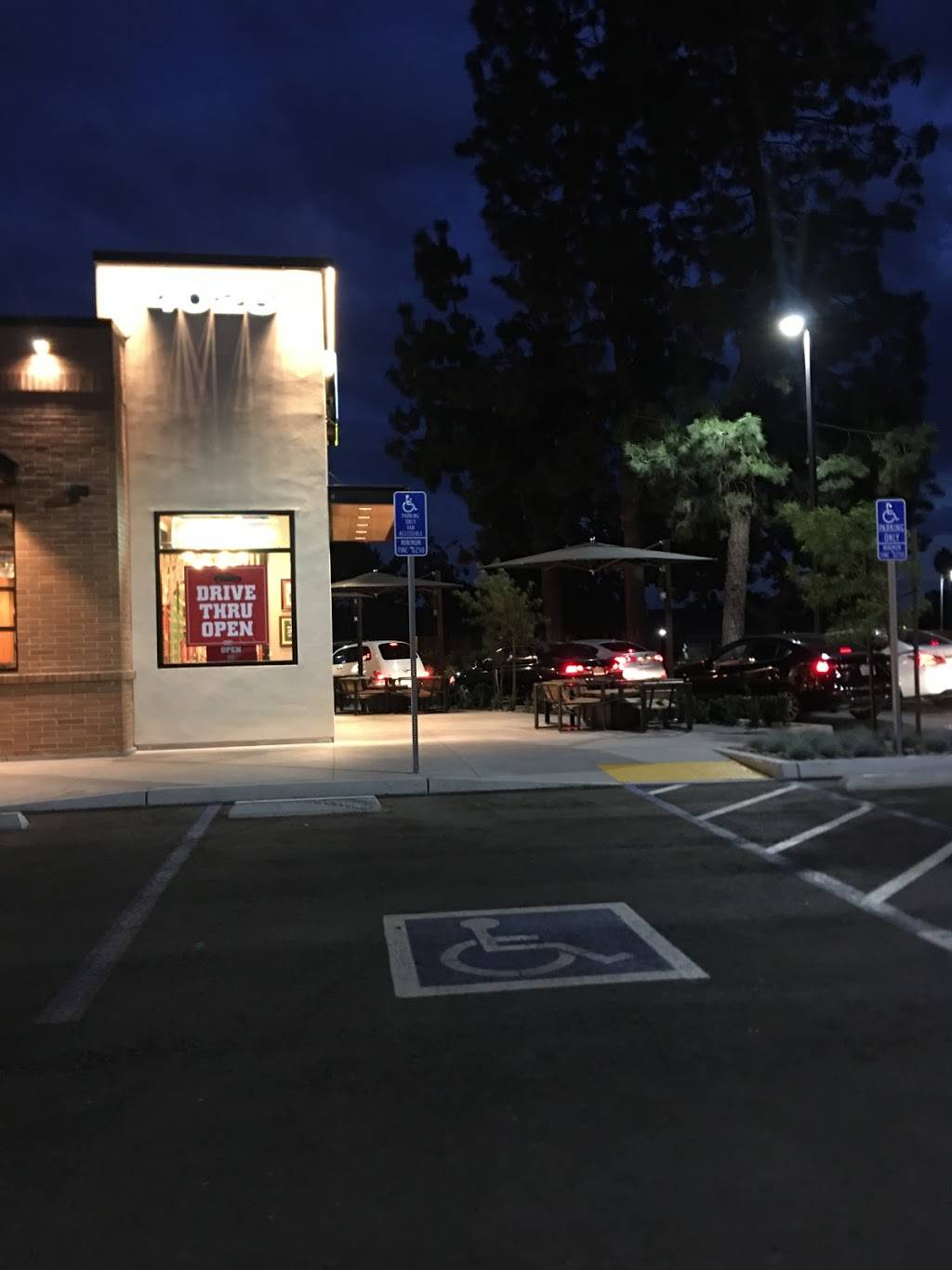 Raising Canes Chicken Fingers | 4025 California Ave, Bakersfield, CA 93309, USA | Phone: (661) 863-0135