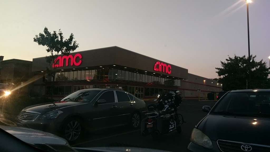 AMC DINE-IN Levittown 10 | 3585 Hempstead Turnpike, Levittown, NY 11756 | Phone: (516) 731-5422