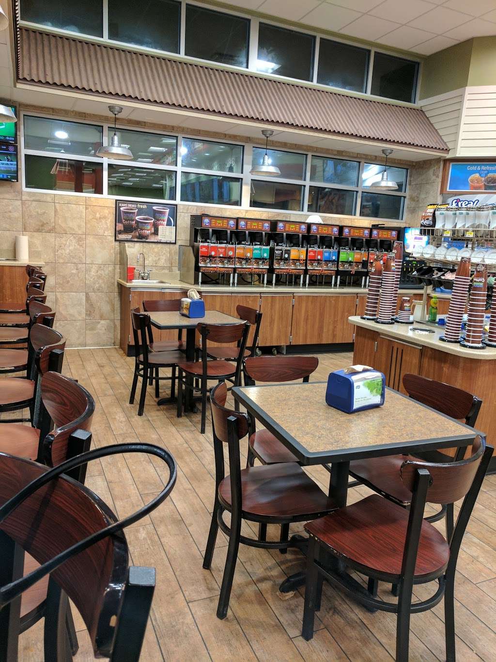 Royal Farms | 108 Jackson Creek Rd, Grasonville, MD 21638, USA | Phone: (410) 827-7124