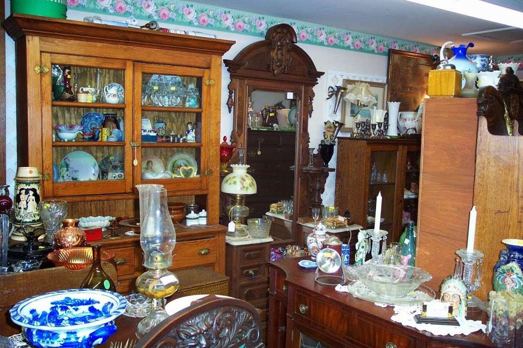 Christophers Antiques | 8521 Chestnut Ave, Bowie, MD 20715 | Phone: (301) 262-1299