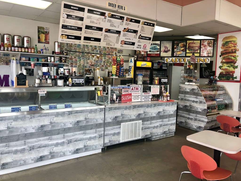 Cafe Venicia | 827 Ocean Front Walk, Venice, CA 90291, USA | Phone: (310) 314-7711
