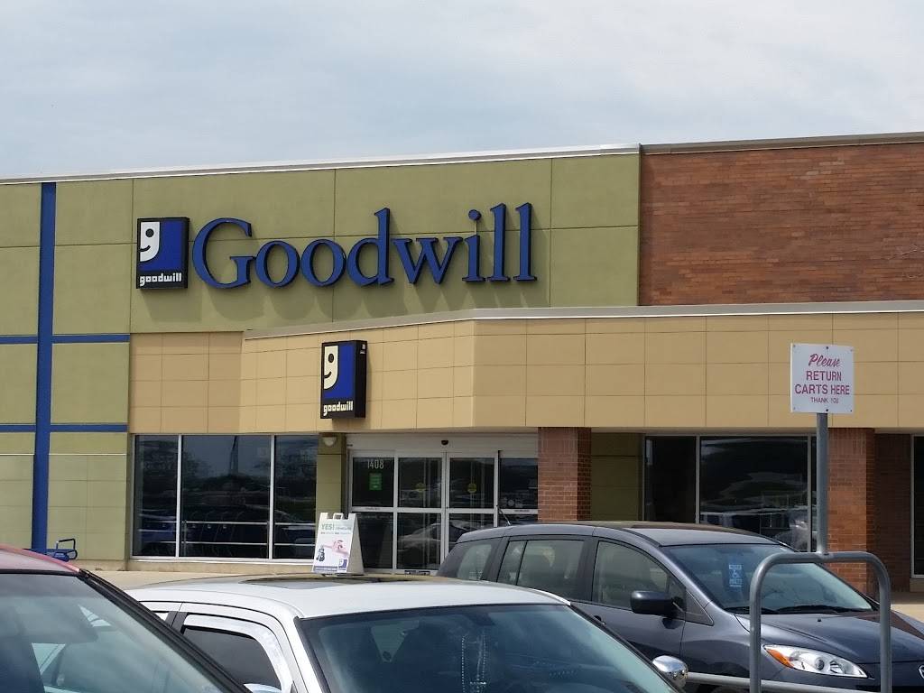 Goodwill Store & Donation Center | 1408 Summit Ave, Oconomowoc, WI 53066, USA | Phone: (262) 560-0249