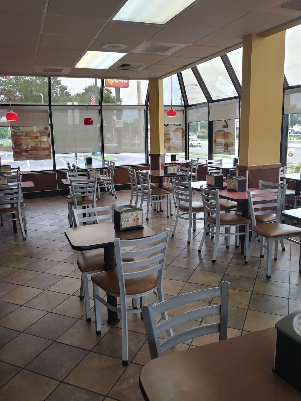 Hardees | 126 Magnolia Ave, Auburndale, FL 33823, USA | Phone: (863) 967-9220