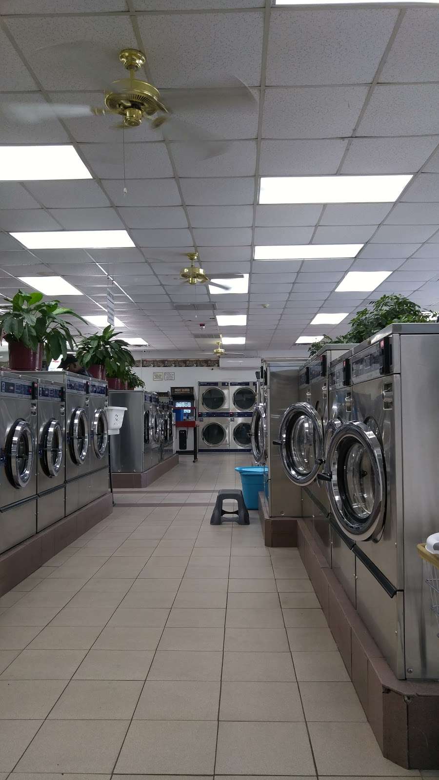 Delsea Laundromat and Dry Cleaners | 6207, 1185 S Delsea Dr, Vineland, NJ 08360 | Phone: (856) 696-8287