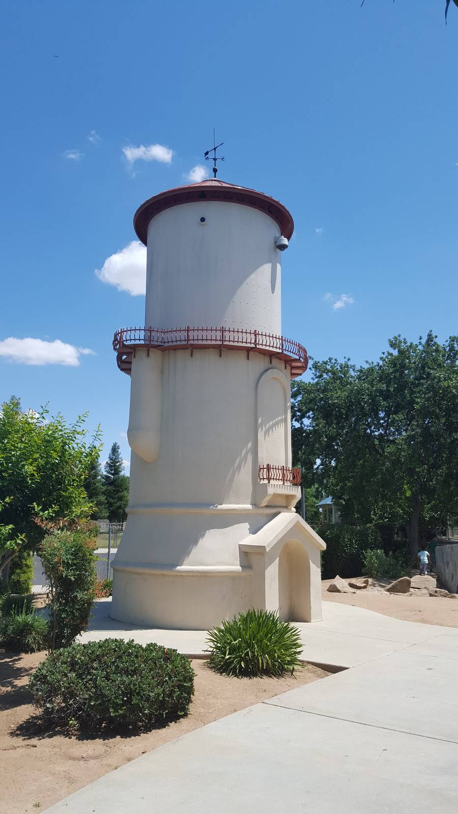 Trolley Creek Park | 5100 E Huntington Ave, Fresno, CA 93727, USA | Phone: (559) 456-3292