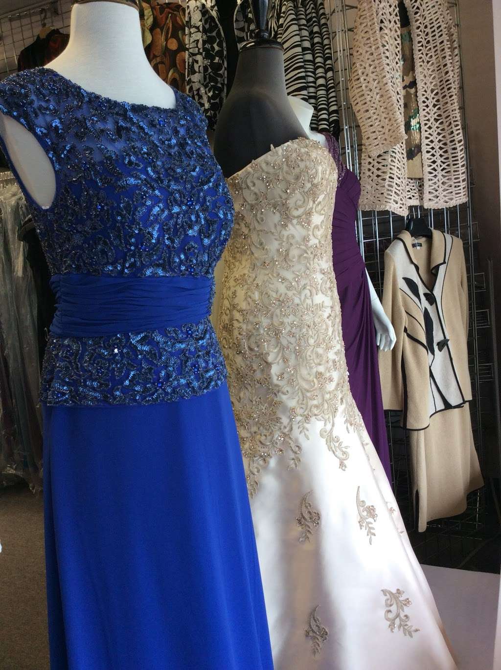 Carmelas Fashion | 600 Fischer Blvd # 4, Toms River, NJ 08753 | Phone: (732) 929-0533