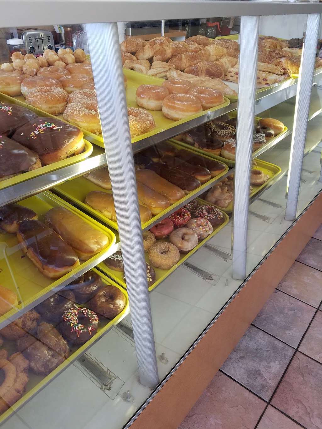 Luvn Donuts | 29461 The Old Rd, Castaic, CA 91384 | Phone: (661) 257-2286