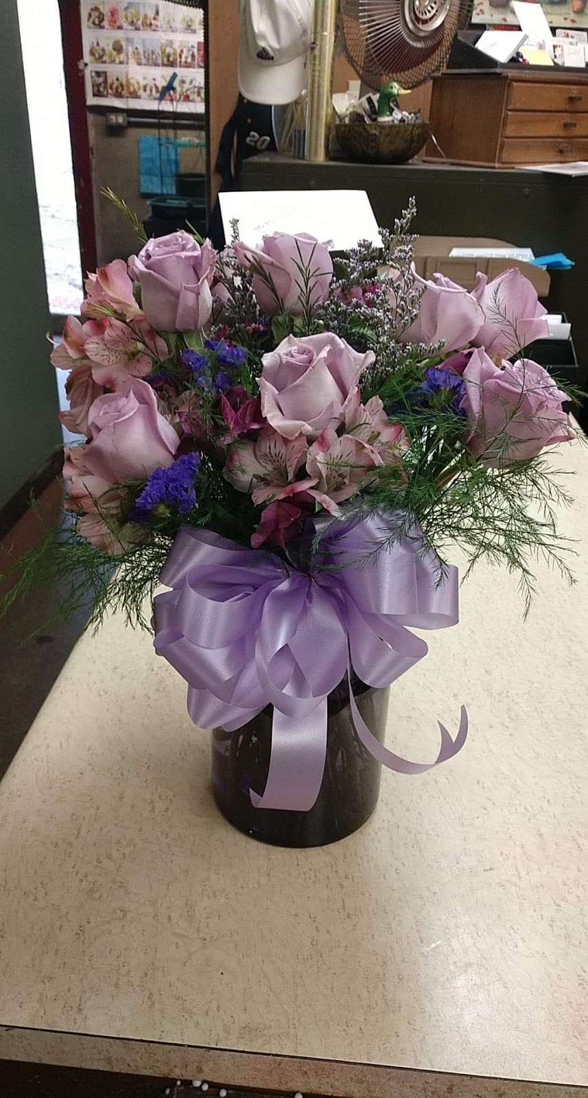 The Flower Shoppe | 113 N Sale St, Ellettsville, IN 47429, USA | Phone: (812) 876-1188