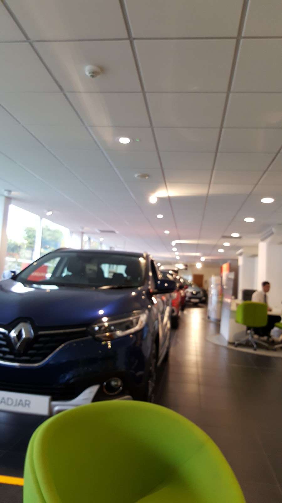 Renault Croydon - Official Dealership | 305 Brighton Rd, Coulsdon CR5 3EA, UK | Phone: 020 3199 1164