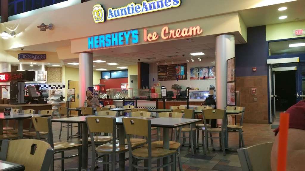 Auntie Annes | 5052 Cetronia Rd, Allentown, PA 18106 | Phone: (610) 366-3872