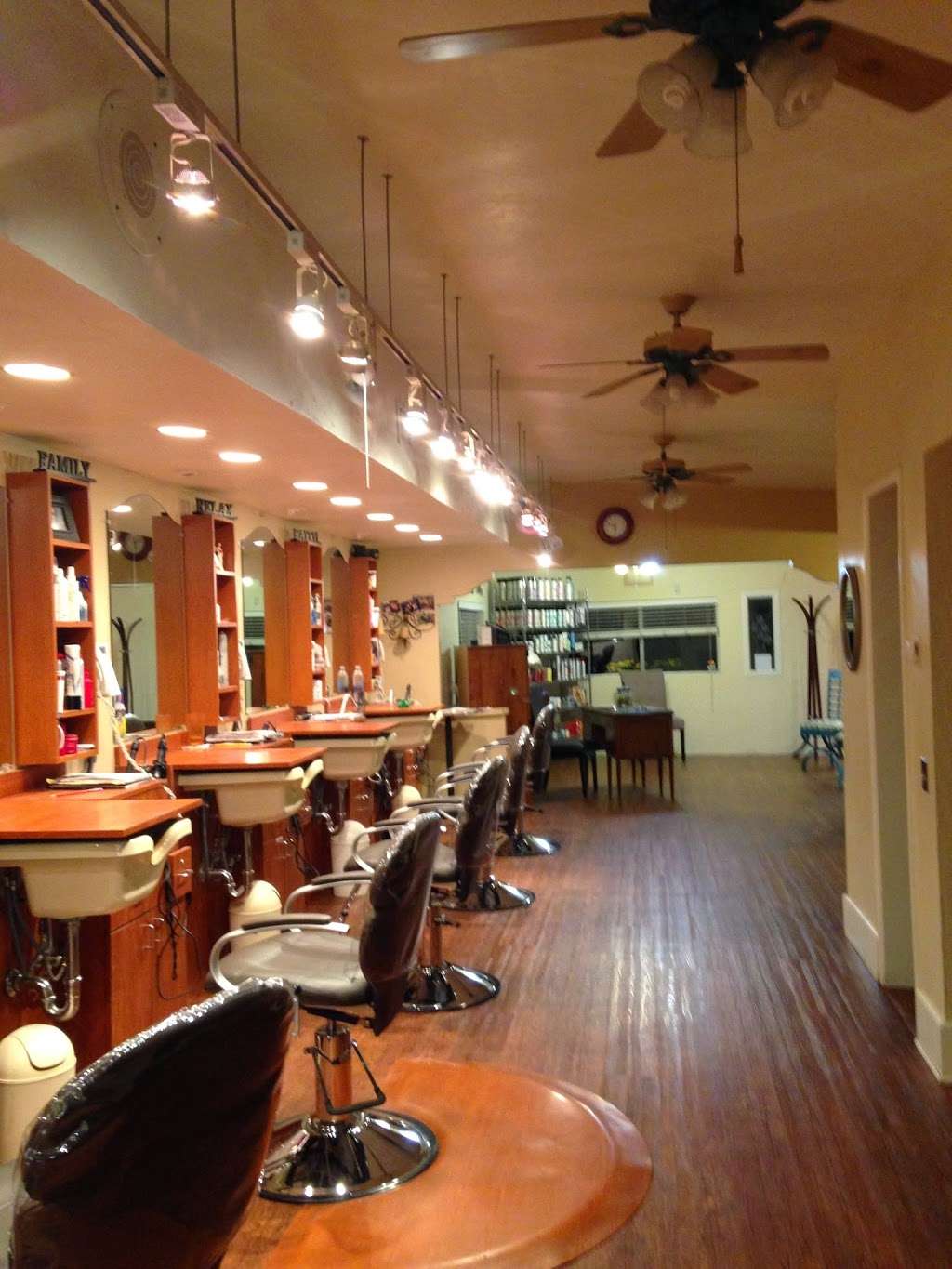 Hair-Em Beauty Salon | 145 St Thomas Dr, Ojai, CA 93023, USA | Phone: (805) 646-3911