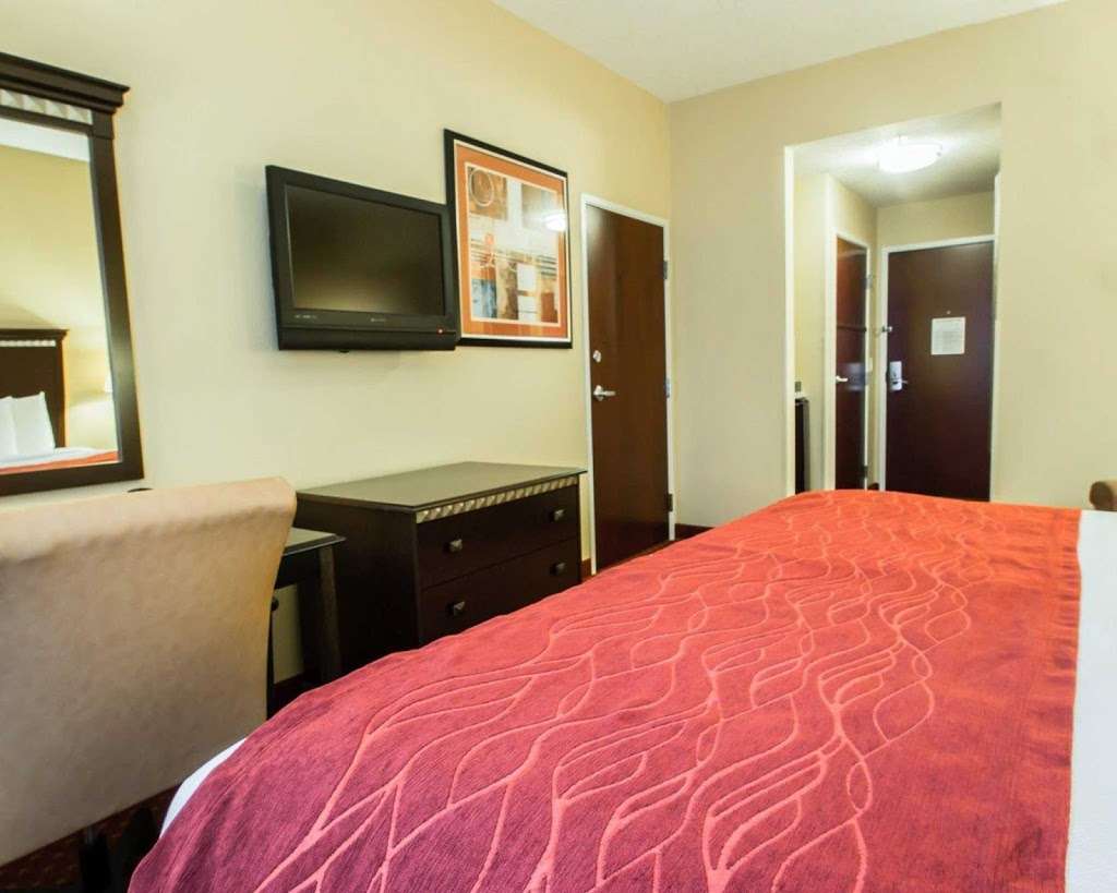 Comfort Inn & Suites Maingate South | 4095 Hotel Dr, Davenport, FL 33897, USA | Phone: (863) 353-4510