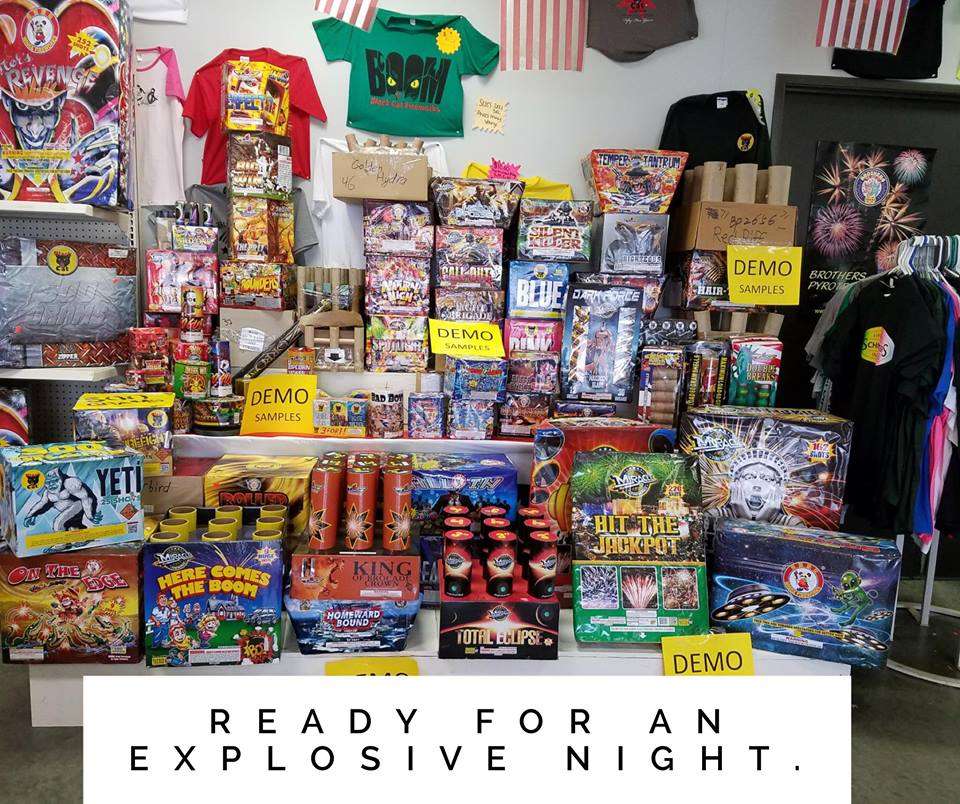 Schneitter Fireworks & Importing Co. | 12801 Co Rd 352, St Joseph, MO 64505, USA | Phone: (816) 232-3969