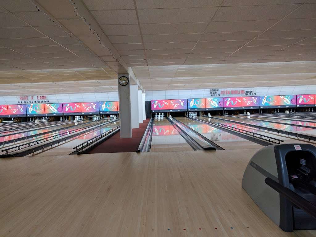 Earl Bowl Lanes | 251 N West End Blvd, Quakertown, PA 18951, USA | Phone: (215) 536-7199