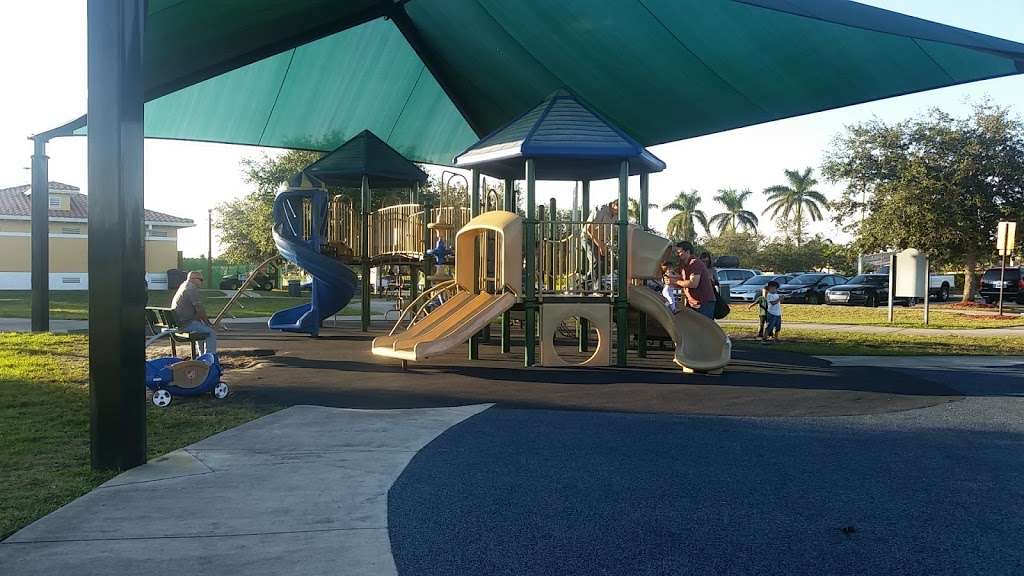 Royal Oaks Park | 16500 NW 87th Ave, Miami Lakes, FL 33018, USA | Phone: (305) 556-0771