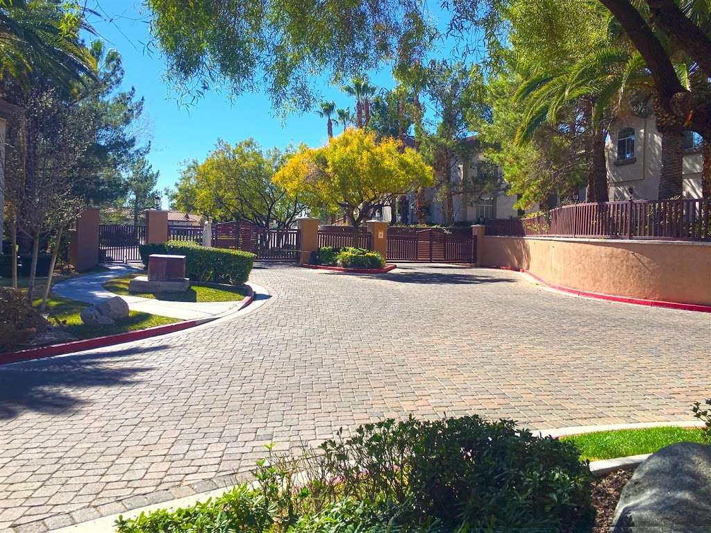 JohnGriffith Realty | 1930 Village Center Cir #5, Las Vegas, NV 89134, USA | Phone: (702) 722-6410