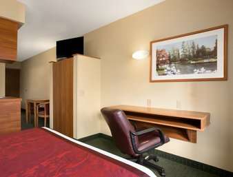 Days Inn & Suites by Wyndham Lafayette IN | 151 Frontage Rd, Lafayette, IN 47905 | Phone: (765) 746-7048