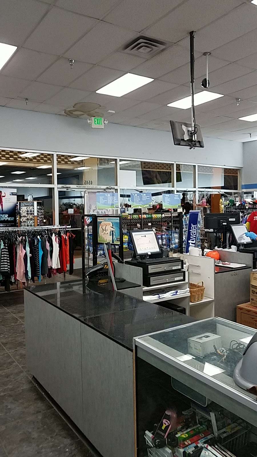 Goodwill Southern California Store & Donation Center | 2728, 6545 Foothill Blvd, Tujunga, CA 91042 | Phone: (818) 353-9350