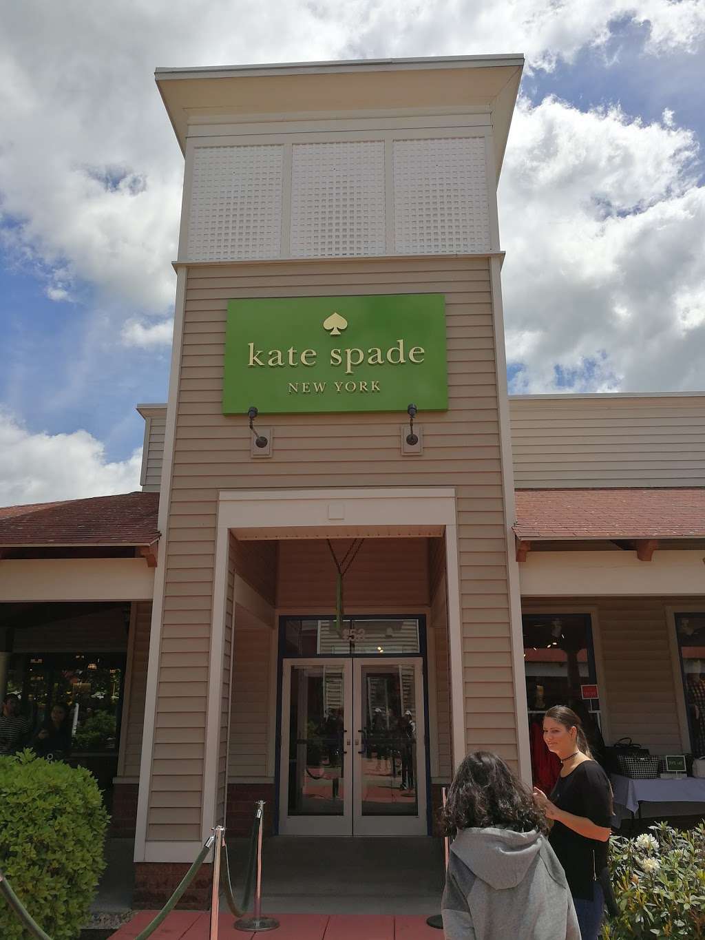 kate spade new york | 1 Outlet Blvd, Wrentham, MA 02093, USA | Phone: (508) 384-6348