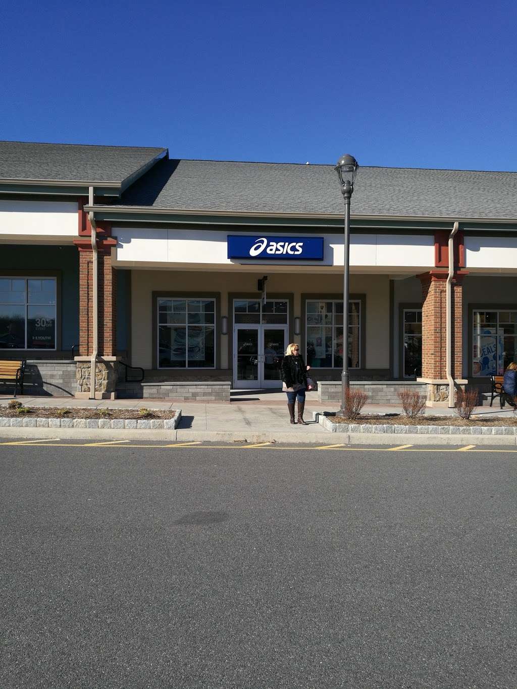 ASICS Outlet | 189 Marigold Ct, Central Valley, NY 10917, USA | Phone: (845) 928-7638