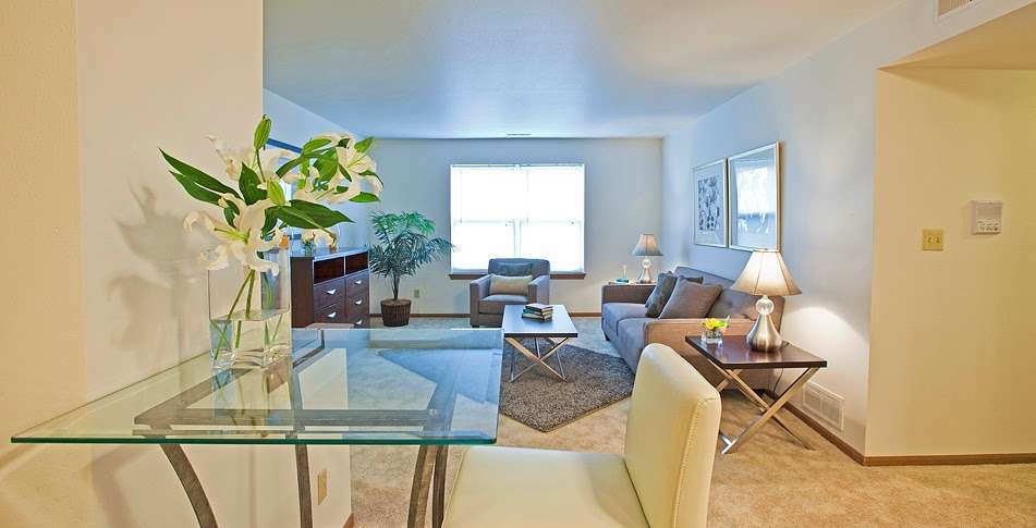 Meadowood Apartments | 1387 30th Ave, Kenosha, WI 53144, USA | Phone: (262) 552-9080