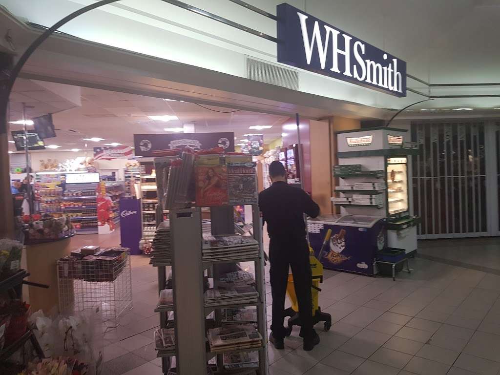 WHSmith | M25 Westbound, Tatsfield, Westerham TN16 2ER, UK | Phone: 01959 565577