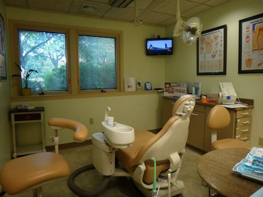 Bucks Dental Associates | 4 Meadowbrook Ln, Chalfont, PA 18914, USA | Phone: (215) 997-5550