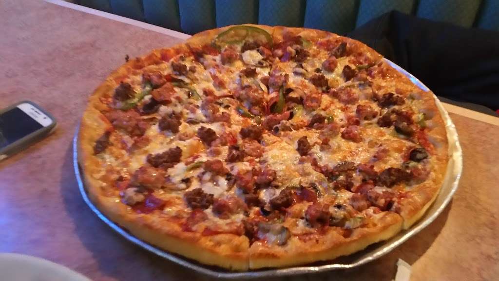 Captain's Pizza House, 4050 Main St, Bridgeport, CT 06606, USA