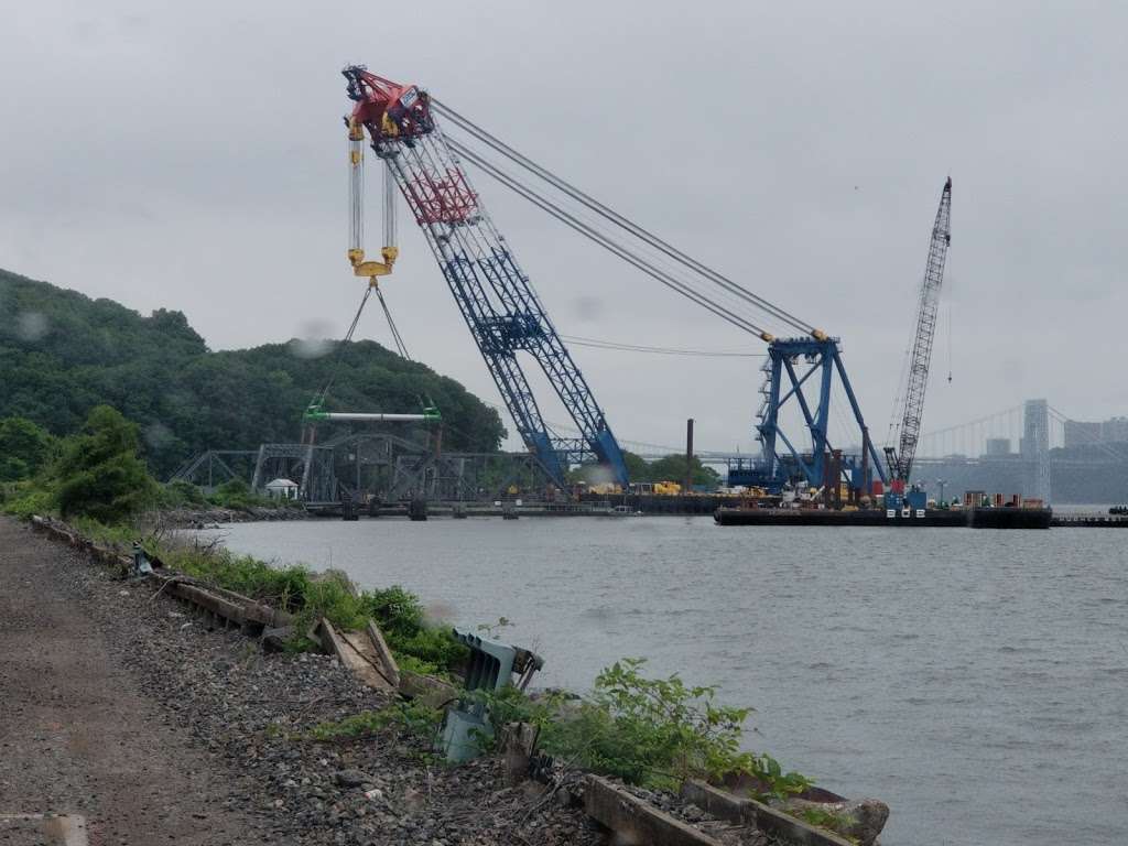 Spuyten Duyvil Shorefront Park | Edsall Ave, Bronx, NY 10463, USA