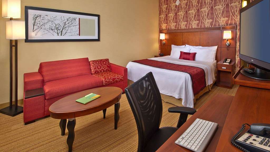 Courtyard by Marriott Philadelphia Willow Grove | 2350 Easton Rd Route 611, Willow Grove, PA 19090, USA | Phone: (215) 830-0550