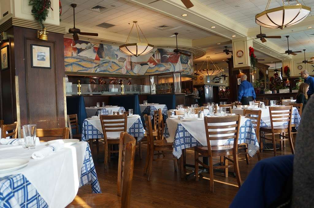 Riva Crab House | 700 E Grand Ave, Chicago, IL 60611 | Phone: (312) 644-7482